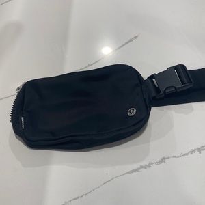 Lulu Fanny pack.  Black. EUC.